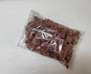 vakuumiertes Produkt, tiefgekühlte Fleischstücke; Pferdeinnereien