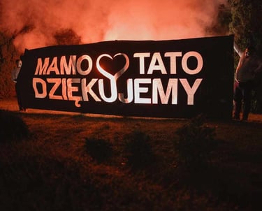 pomysł na wzruszające podziękowania dla rodziców na weselu baner mamo tato