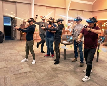 Grupo jugando a realidad virtual