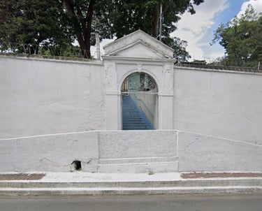 imagem mostra a fachada do cemiterio da Penha da velar em sao paulo