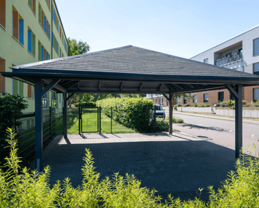 Überdachte Haltestelle