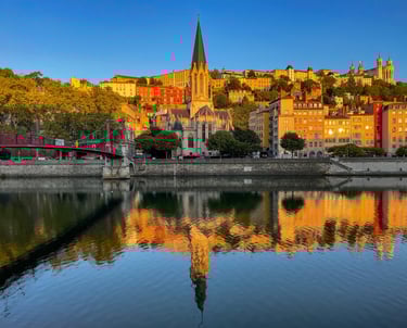 L'église Saint Georges dans le Vieux Lyon, au bord de la Saône. Photo Yannick Saunier.