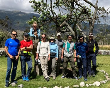 group at the Lechero en Otavalo