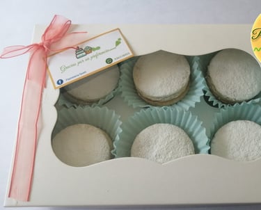 alfajores de almendra pasteleria queti