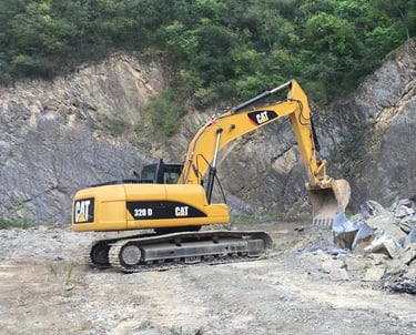 Excavadora Caterpillar 320D con cucharon en Monterrey