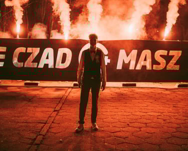 prezent na 18 urodziny dla syna – baner z fajerwerkami i racami