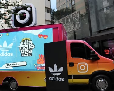Caminhão da adidas e instagram