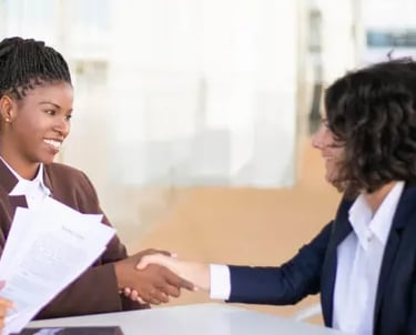 alt="Escritório da advogada Denise Viana, ambiente jurídico elegante e acolhedor localizado Viamão