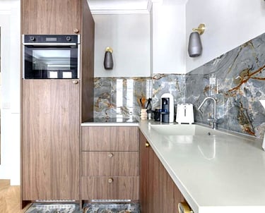 a beautiful and modern kitchen 