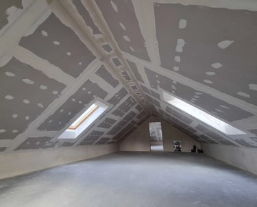 Zolder afgewerkt met gipsplaten.