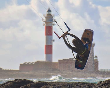 Our instructor performing an "unhooked" maneuver