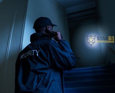 Security guard patrols building at night – Star61 Security Objektschutz Luzern