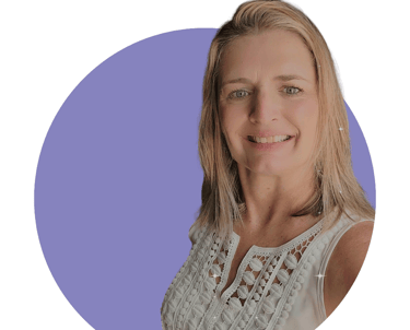 Paola Bertini | Furo de Orelha Humanizado