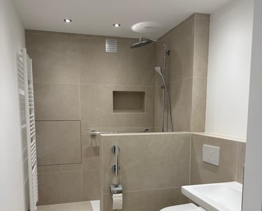 bad sanierung elektrik wohnung duschen waschbecken licht spotlight