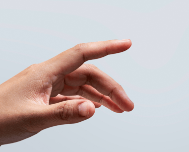 Hand mit ausgestrecktem Zeigefinger, der auf das Wort 'Kontakt' zeigt.