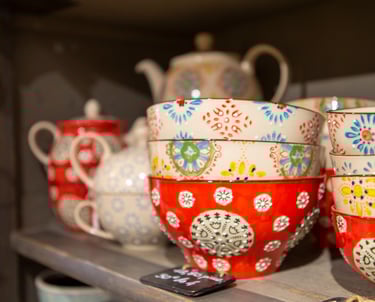 Idées cadeaux : bols, théière, tasses en céramique