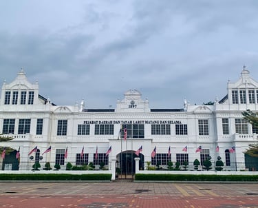 dataran warisan taiping land and district office building