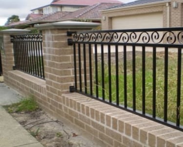 drvometal, drvo metal, nameštaj, police, stolovi, stolice, ograde, ograda, kapija