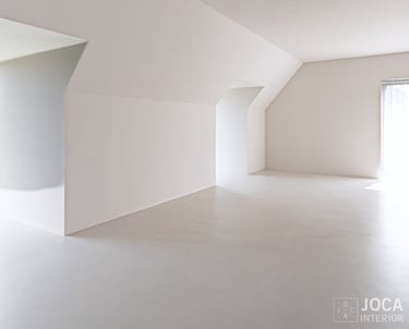 Zolderruimte vloer bekleed in Microtopping door Joca Interior