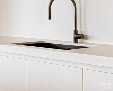 keuken schrijnwer bekleed in Microtopping door Joca Interior