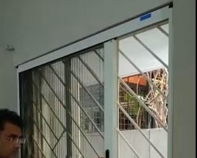 Pleated Mesh sliding windows