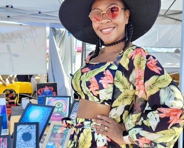 Alexis Peralta at an Art Market