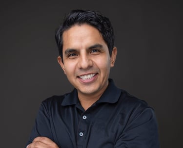 Retrato profesional de integrante del equipo de Atlanta Quinceañera en Georgia.