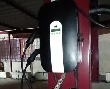 Cargador Policharger NW en marquesina