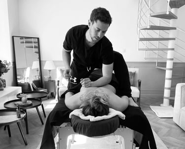 Massage à domicile sur table de massage professionnelle