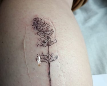 Madreselva Tattoo Studio Madrid laurasalastattoo lavander tattoo