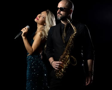 Dúo Musical: Cantante y Saxofonista