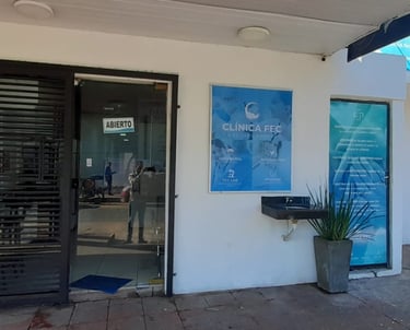 Fachada exterior de la Clínica