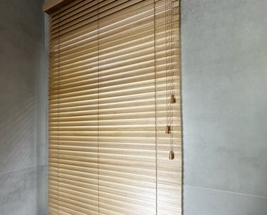 medinės 50mm žaliuzės