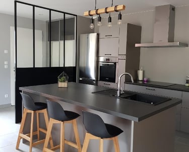 verrière en acier pour séparer une cuisine à salagnon