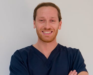 Dr. Manuel Sobral – Médico dentista na Clínica do Convento, Setúbal.