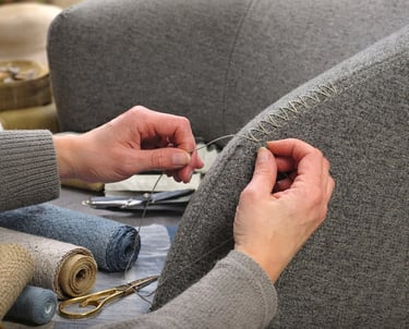 خدمات تنجيد الأثاث في الرياض