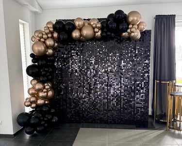 Juoda foto siena, juoda foto sienele nuoma, juoda foto sienele nuoma gimtadienis, balionu arka