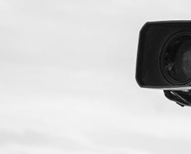 Jonathan Calero operating  during live TV broadcast for Isola dei Famosi