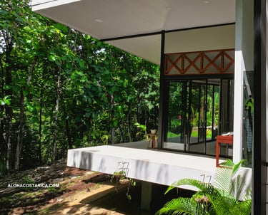 Enjoy wildlife in Casa Aloha terraces