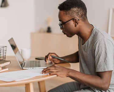 A qualified Science teacher tutoring a student online