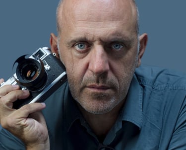 Portrait de Laurent Azéma with his Leica m4