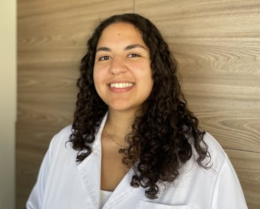 a woman in a white shirt and a white shirt