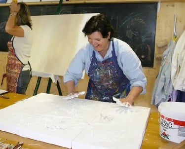 Cours pour adulte à l'école d'art de Bursins, Mireille Desroches artiste peintre