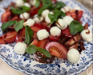 Capresse salad with tomatoes and mozarella