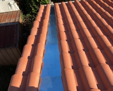 tuiles - couloir - toiture refaire à neuf
