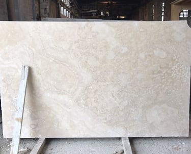 Płyty  trawertyn Bianco, płyty trawertynowe jasne