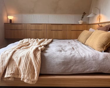 japandi bedroom with natural materials