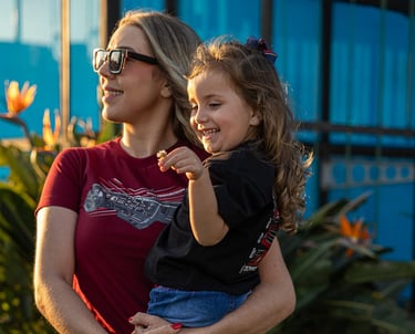 cunhada do murilo e sua filha maria usando roupas da loja