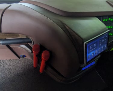 Fasilitas TV, Audio, Video didalam bus full musik