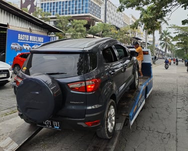 Layanan derek mobil 24 jam siap angkut kendaraan bermasalah